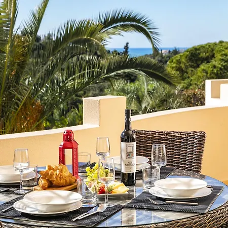 別荘 Townhouse At Vale De Milho Golf, Cleaning Included *